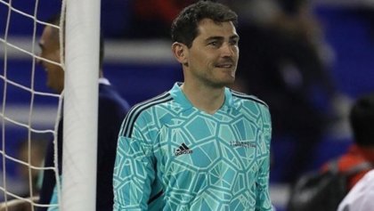 Ex goleiro Casillas posta que é gay apaga e diz que conta foi hackeada