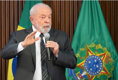 Lula se reúne presidentes de cinco bancos públicos no Planalto