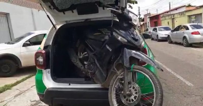 Corrente Cai E Dupla Abandona Moto Roubada Na Zona Leste De Teresina