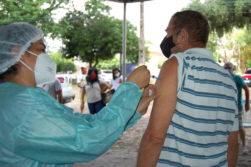 Idosos De Anos E Mais Podem Receber A Vacina Bivalente A Partir De