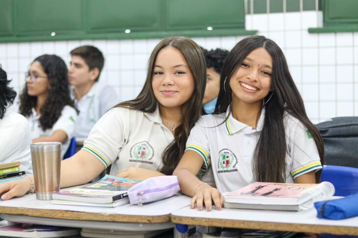 Mais de 200 mil alunos da rede estadual retornaram às salas de aula