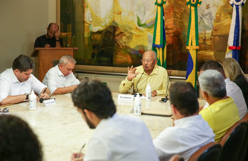 Dr Pessoa reúne equipe para tratar sobre limpeza pública de Teresina