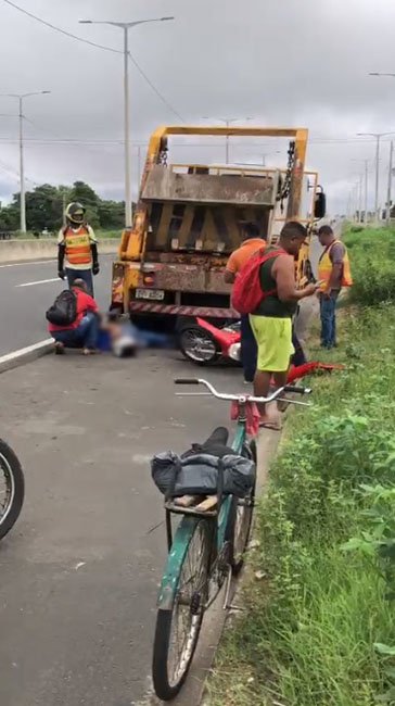 Acidente Na Br Deixa Motociclista Ferido Em Colis O Caminh O Em