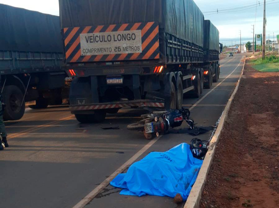 Motociclista Colide Carreta E Perde A Vida Em Munic Pio Do Piau