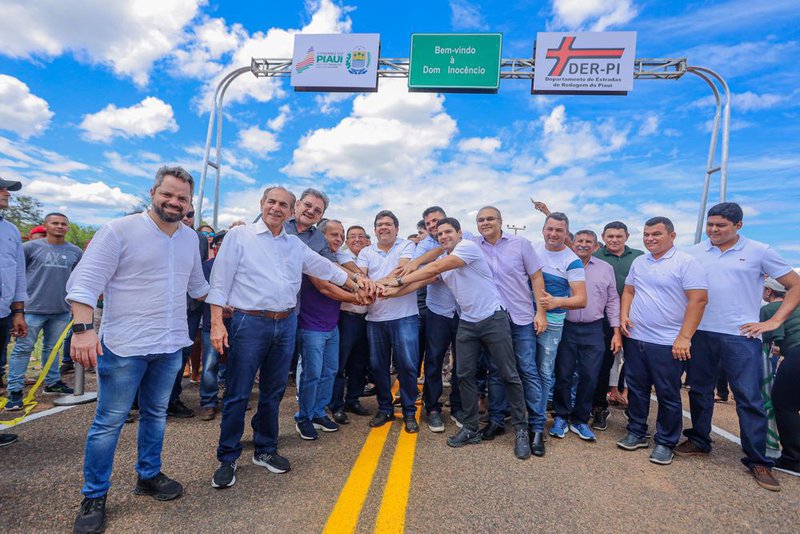 Rafael Fonteles Inaugura Trecho De Rodovia Visita Obras De Adutora E