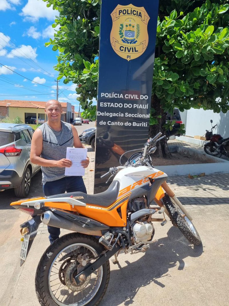 Pol Cia Civil Restitui Motocicletas E Celulares Em Canto Do Buriti