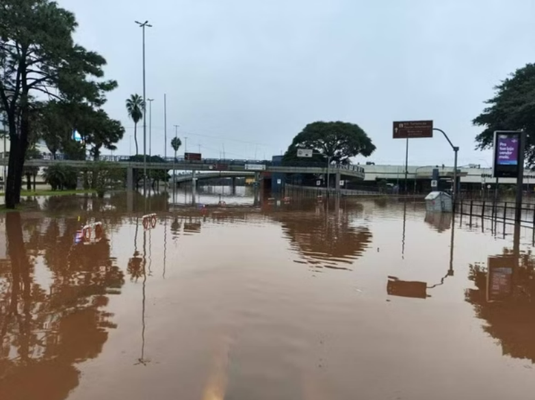 Rodovi Ria De Porto Alegre Fica Alagada E Viagens S O Canceladas