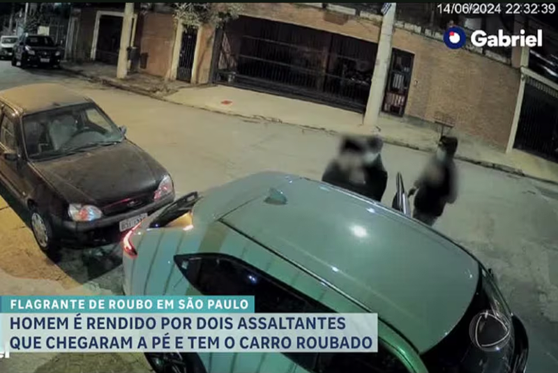 Mulher Tem Carro Roubado E Implora Para Bandidos N O Levarem Cachorro