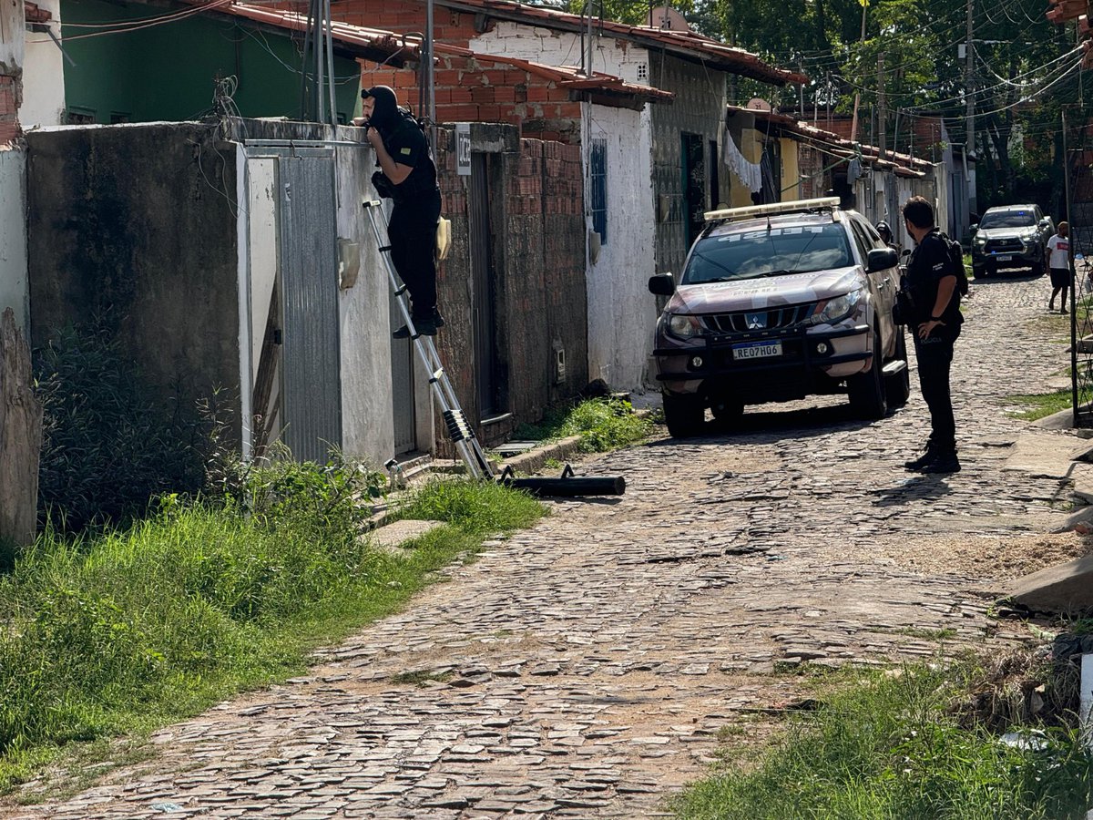 Policia deflagra operação e prende cinco suspeitos de tráfico e roubo