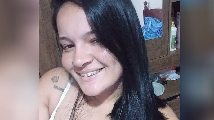 Homem Mata Esposa Com Vários Golpes De Faca Nas Costas Corpo Encontrado Em Quarto 180graus 