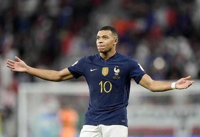 Mbappé brilha e França vence a Polônia por 3 a 1, garantindo vaga