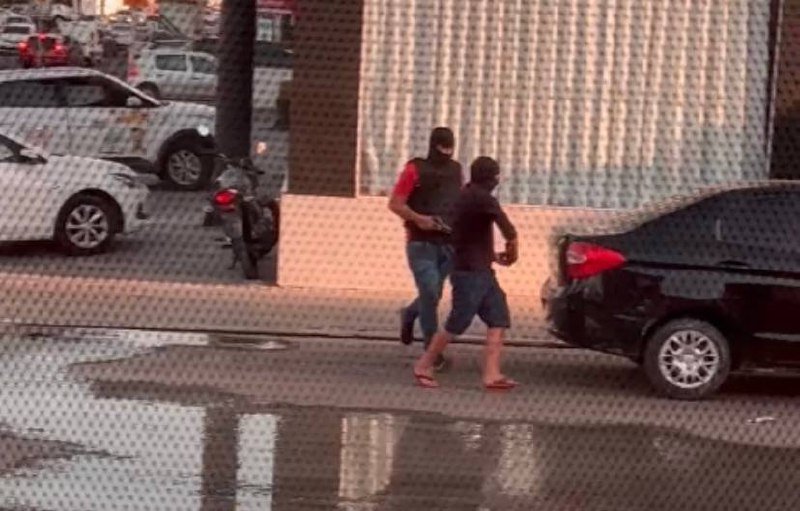 V deo Flagra Bandidos Encapuzados Ap s Matar Homem Na Avenida Homero Em 