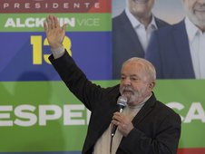 Lula diz que PT está cansado de pedir desculpas, mas mea culpa é raridade no partido (Foto: Bruno Santos/Folhapress)
