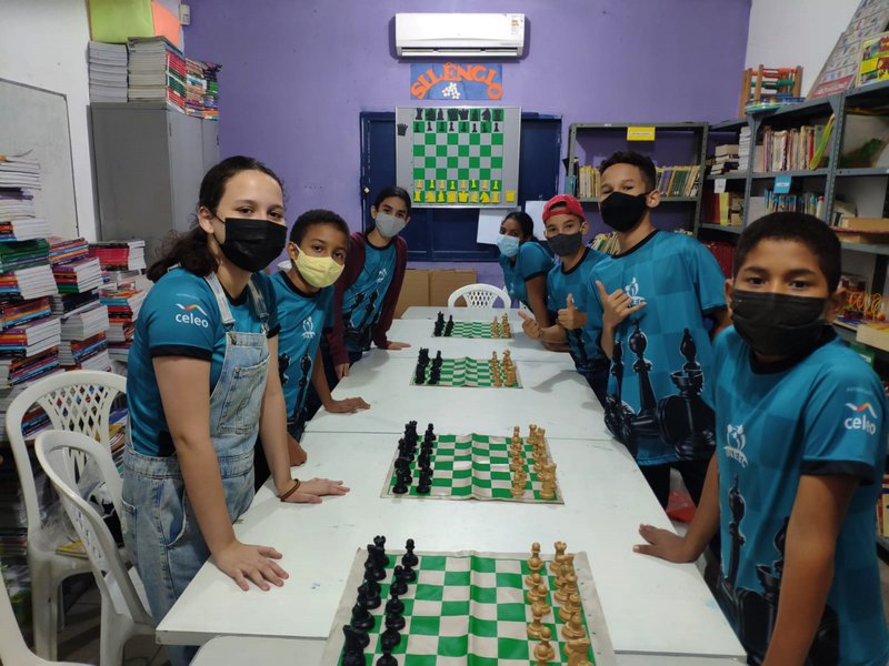 Projeto Xeque-Mate proporciona vivências com aulas de xadrez para