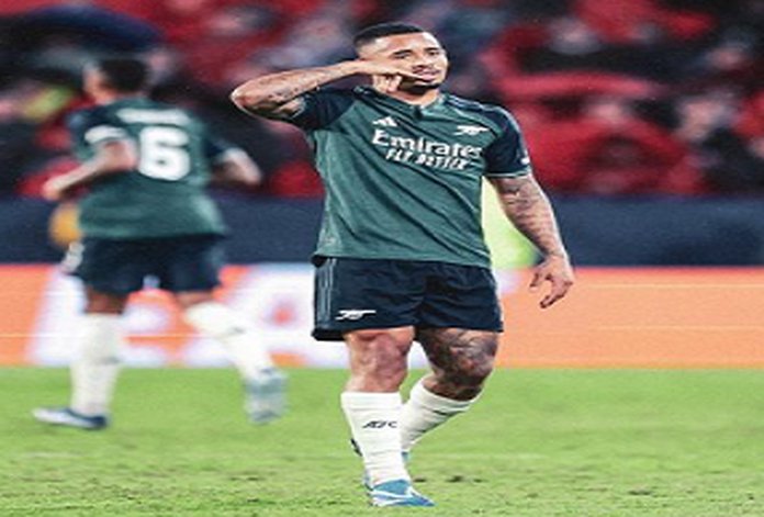 Gabriel Jesus sente lesão no joelho e desfalcará o Arsenal por