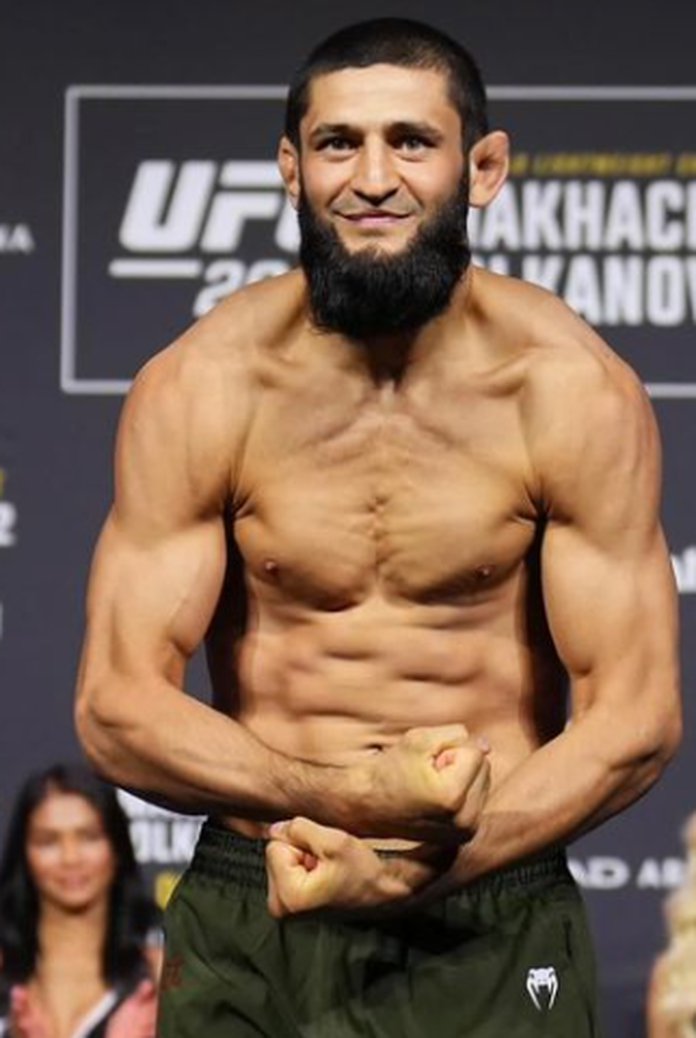 Chimaev provoca Usman e promete desafiar campeão do UFC: Quase um