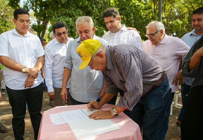 Dr Pessoa Assina Ordem De Servi O De Pavimenta O Asf Ltica Para