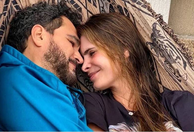 Luciano Camargo faz juras de amor para a esposa em meio à polêmica