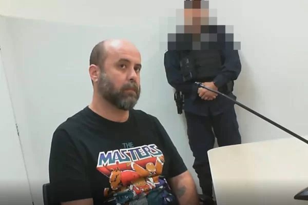 Major da PMDF é preso ao pisar nas costas, socar e cuspir em mulher