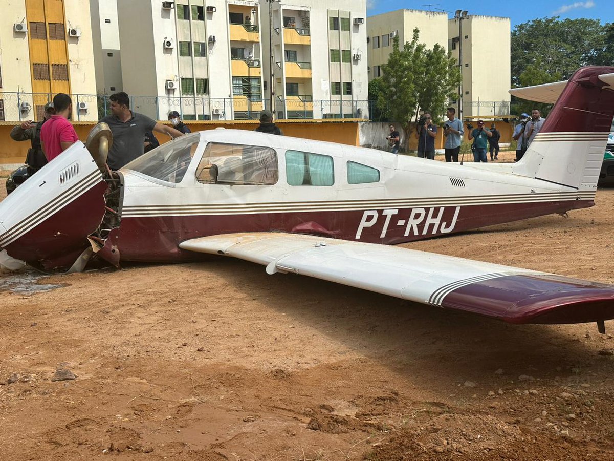 Conversa entre piloto e torre antes de avião cair na Zona Norte de