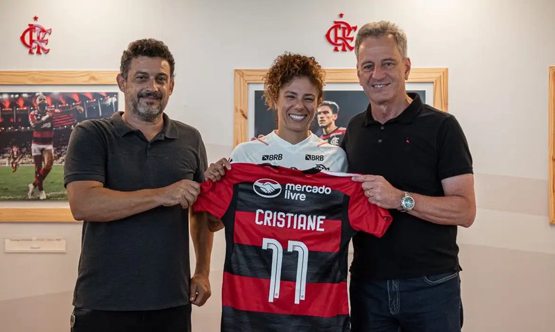 Flamengo anuncia a contratação da atacante Cristiane - 180graus - O Maior  Portal do Piauí