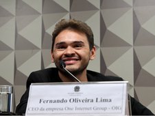 _Fernandin Oig em depoimento à CPI das BETs (Foto: Rodrigues/Agência Senado)