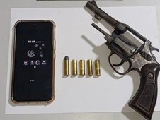 Força Tática prende suspeito de roubo de celular em Valença do Piauí (Foto: )