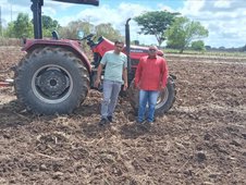 Prefeitura de Joaquim Pires fortalece agricultura familiar com ações de preparo de solo (Foto: )