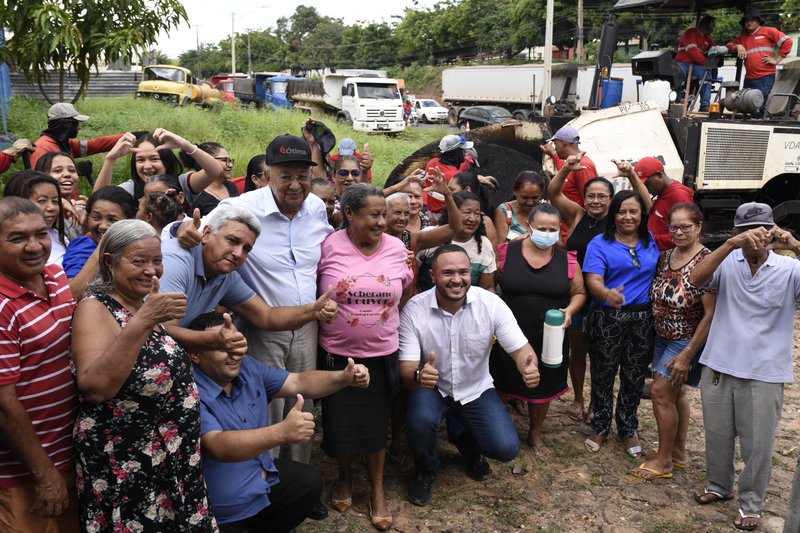 Dr Pessoa Assina Ordem De Servi O Para Pavimenta O Asf Ltica Do Bairro De The Graus O