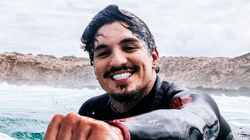 Campeão mundial de surf, Gabriel Medina surge em foto com ex-namorada e ...