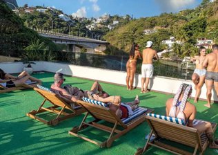 Festas, encontros e troca de casais: como funcionam e o que rola nas pousadas liberais