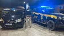 PRF flagra carro com sinais de adulteração durante fiscalização em Piripiri