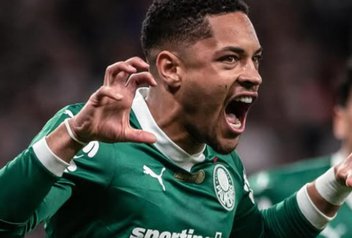 Vitor Roque apaga post polêmico com suposto conteúdo homofóbico