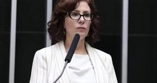 Presa na Itália, Carla Zambelli é agredida por outras detentas e transferida de cela, afirma defesa