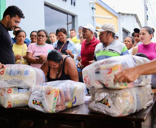Distribuição de cestas em Pio IX