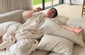 Equipe de Natanzinho Lima se pronuncia após cantor interromper show por questão de saúde