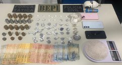 Operação policial cumpre mandados e prende homem em flagrante por tráfico em Esperantina