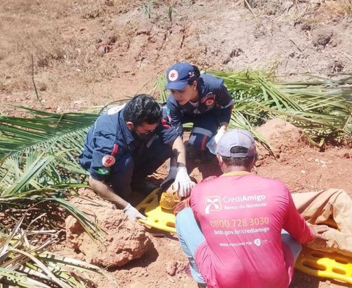 Acidente de moto deixa idoso ferido na estrada do Cemitério do Ciganinho, em Esperantina