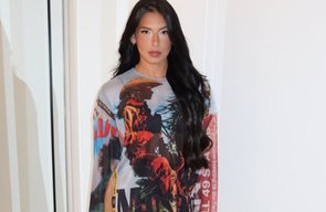 Ana Castela exibe coxas torneadas em clique de shortinho em Miami