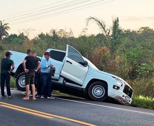 Caminhonete com prefeito de São João do Arraial se envolve em acidente em José de Freitas