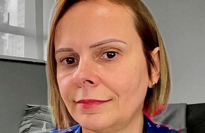 Caso Maria Corsato: irmã encontra dinheiro escondido em puff e aciona a PM