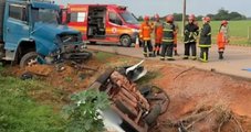 Colisão frontal entre caminhão e Fiat Strada mata duas pessoas na BR-163