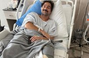 Ex-RBD, Alfonso Herrera passa por cirurgia no joelho e mostra recuperação no hospital