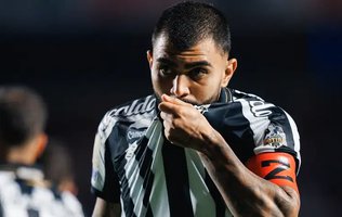 Gabigol chega a marca histórica e fica a três gols de igualar ídolo do Flamengo