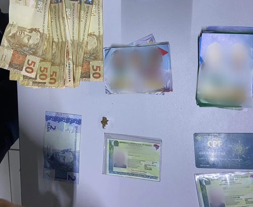 Irmãos gêmeos são conduzidos à delegacia suspeitos de compra de votos no Piauí