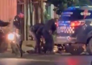 Motociclista sem CNH é preso após perseguição a 140km/h no DF. Veja vídeo