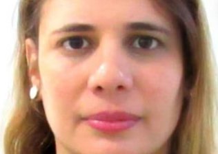 Professora morre após ser atacada a facadas por aluno em faculdade