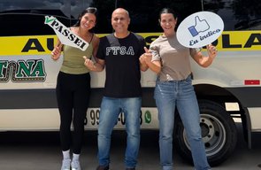 Ana Castela e a mãe comemoram conquista de habilitação com categoria D