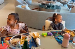 Neymar mostra “almoço de princesas” das filhas Mavie e Helena