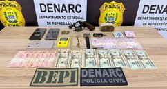 Trio é preso com drogas, arma e dólares durante abordagem na cidade de Altos